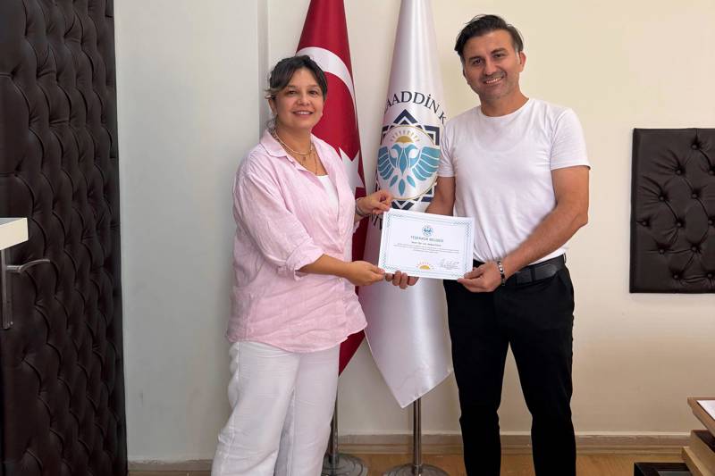 ÖĞR. GÖR. HALİME ÖZAL, İKİ ULUSLARARASI AVRUPA BİRLİĞİ PROJESİNİN FİNANSAL YÖNETİM SÜREÇLERİNİ YÜRÜTÜYOR