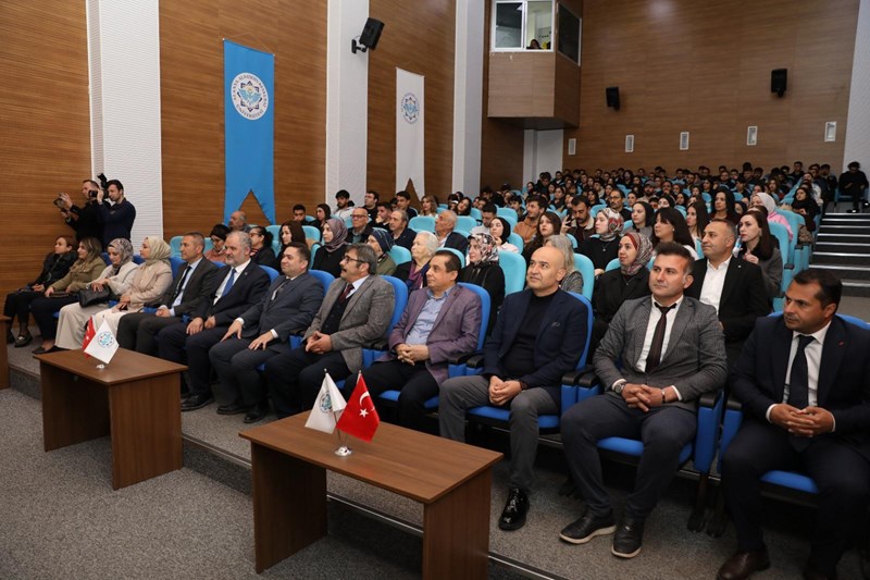 SOSYAL HİZMETLER BÖLÜMÜ : HUZUR EVİ ŞİİR DİNLETİSİ SOSYAL HİZMETLER BÖLÜMÜ : HUZUR EVİ ŞİİR DİNLETİSİ