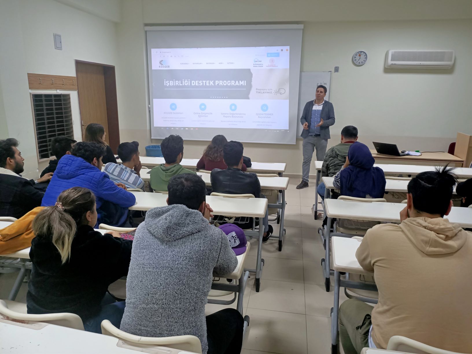 BANKACILIK VE SİGORTACILIK ÖĞRENCİLERİNE KOSGEB SEMİNERİ