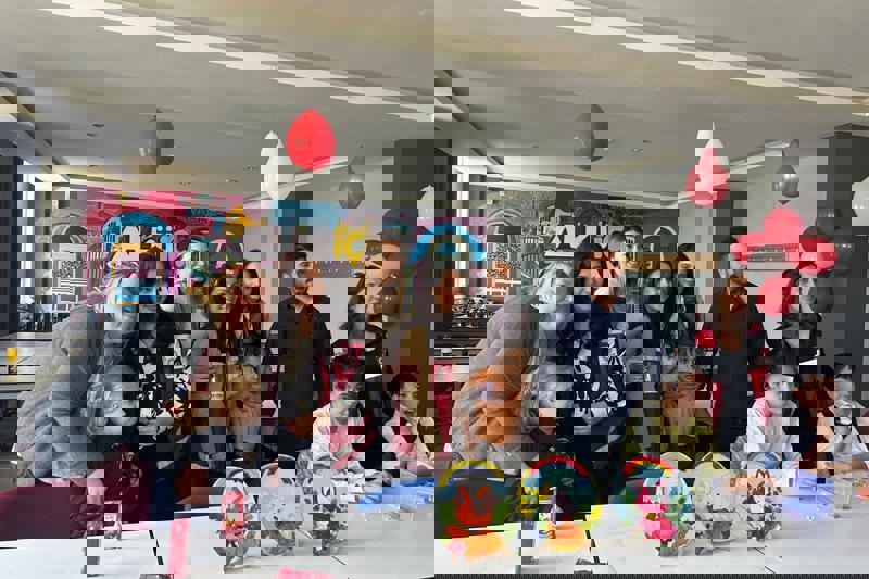 SOSYAL HİZMETLER BÖLÜMÜ OTİZMLİ ÇOCUKLARI VE AİLELERİNİ AĞIRLADI