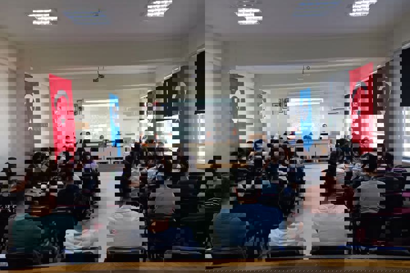 YENİ ÖĞRENCİLERİMİZE ORYANTASYON EĞİTİMİ